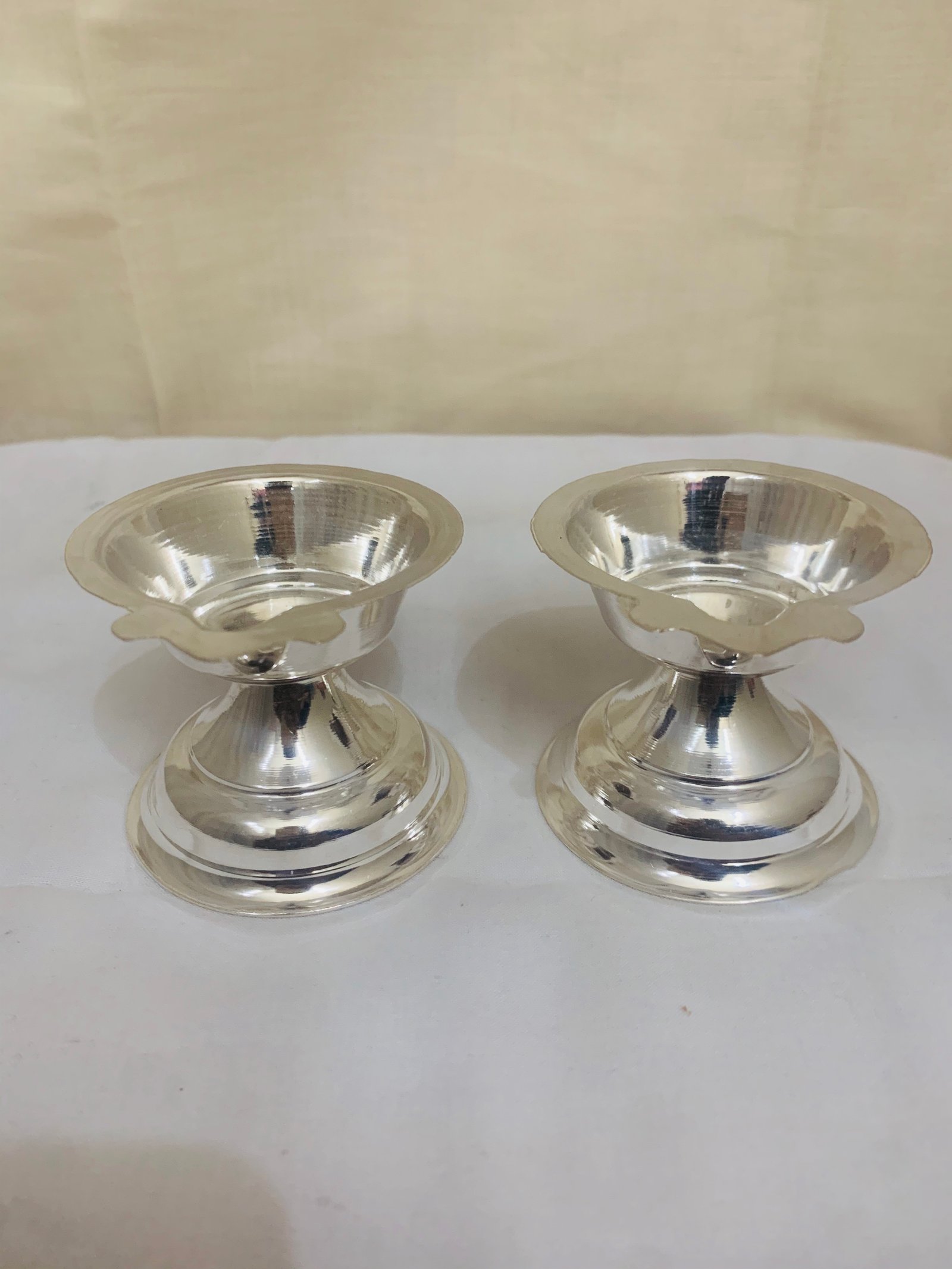 Silver Agul Stand Pair